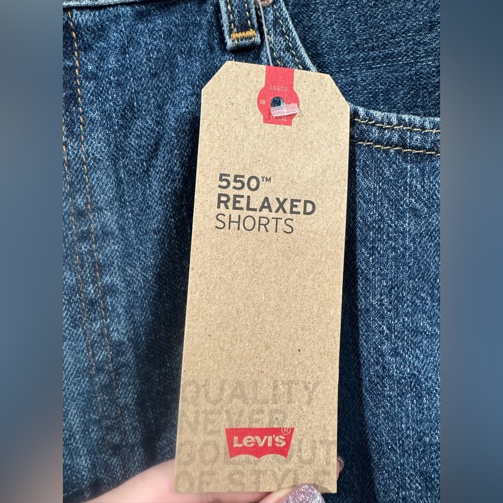 NWT Levi’s 550 Relaxed Men’s Jean Short - Picture 4 of 6